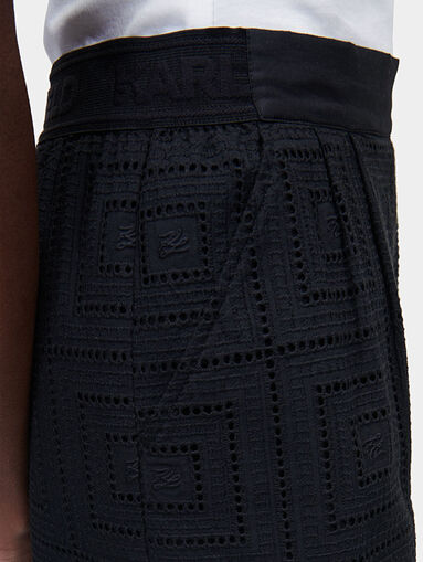 Wide leg trousers with embroidery - 5