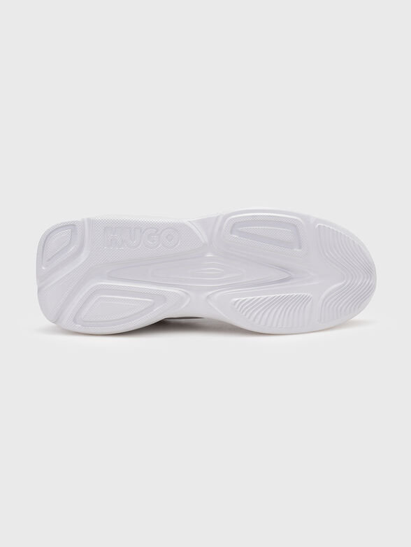 Sports shoes with logo - 4