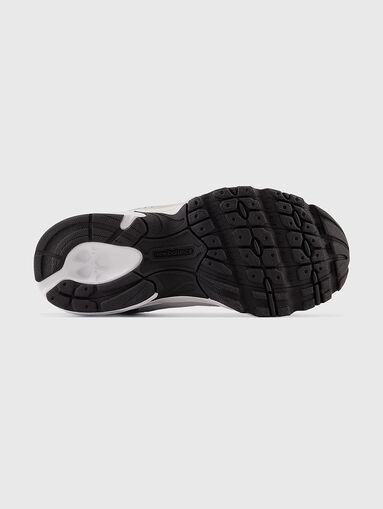 530 sports shoes with logo - 4