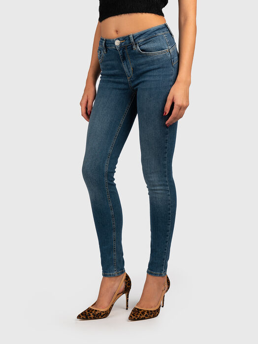 Skinny jeans with a mid waist