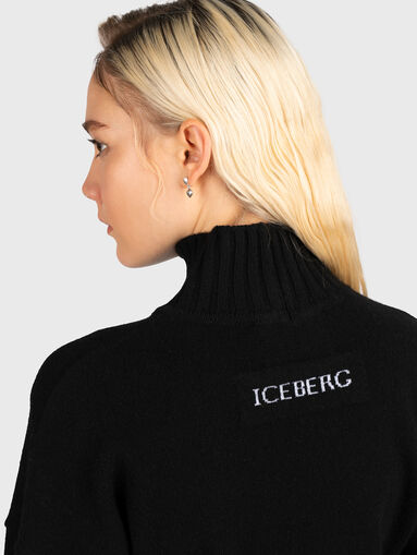 Sweater with accent lacing and logo  - 3