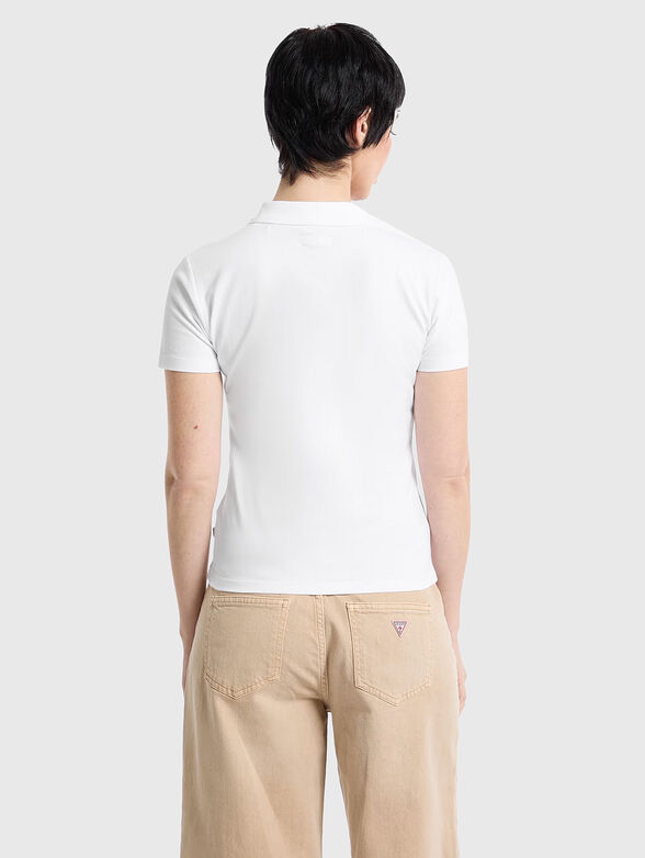 Polo shirt with short sleeves and buttons - 3