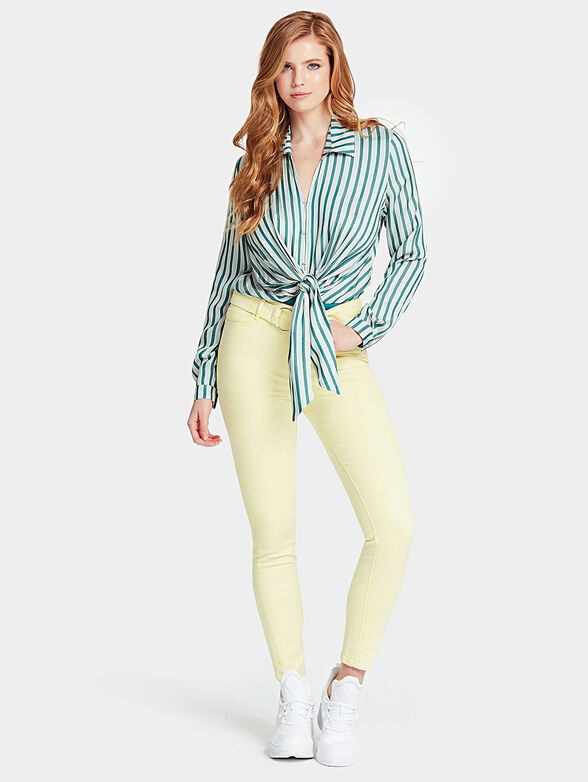 Skinny jeans with matching belt - 2