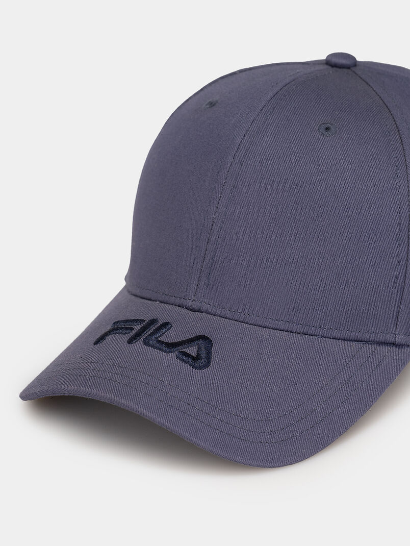 Baseball cap with embroidered logo - 3