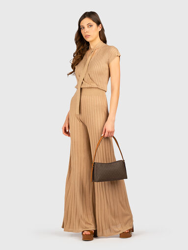 Jumpsuit with V-neck and wide legs - 4