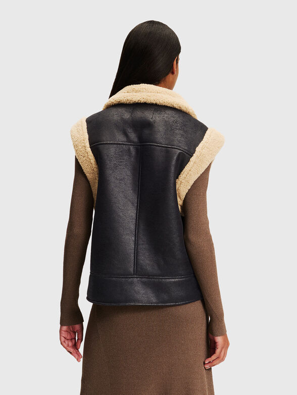 Vest with contrasting texture - 2