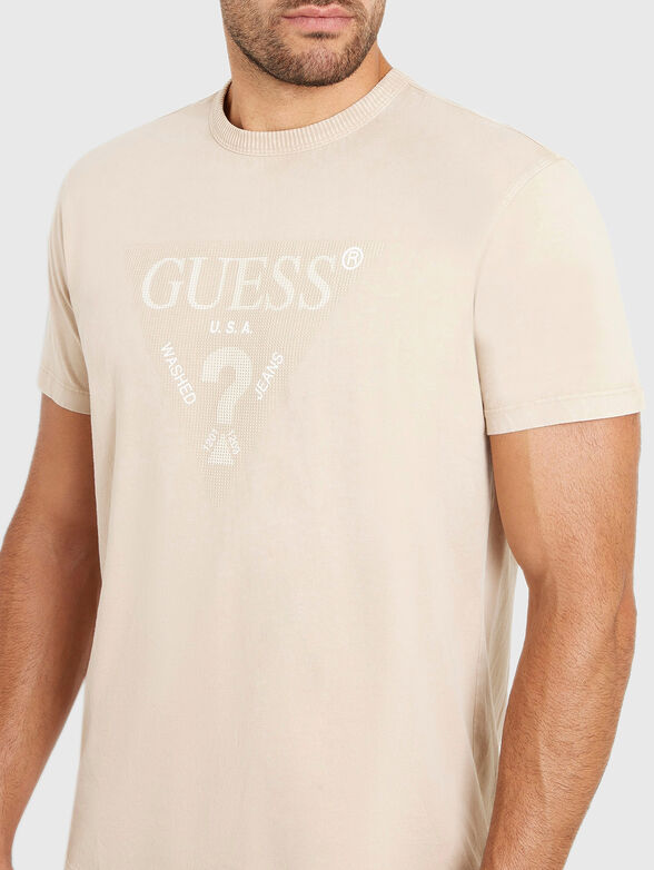 T-shirt in beige colour with triangular logo - 4