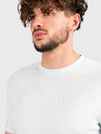 Blue t-shirt with embossed logo - 3