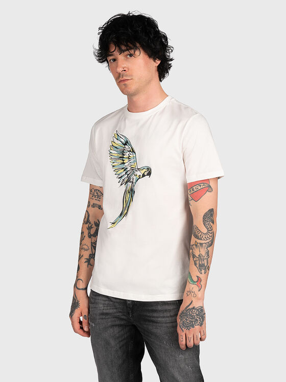 T-shirt με στάμπατ έχνης με παπαγάλο - 1