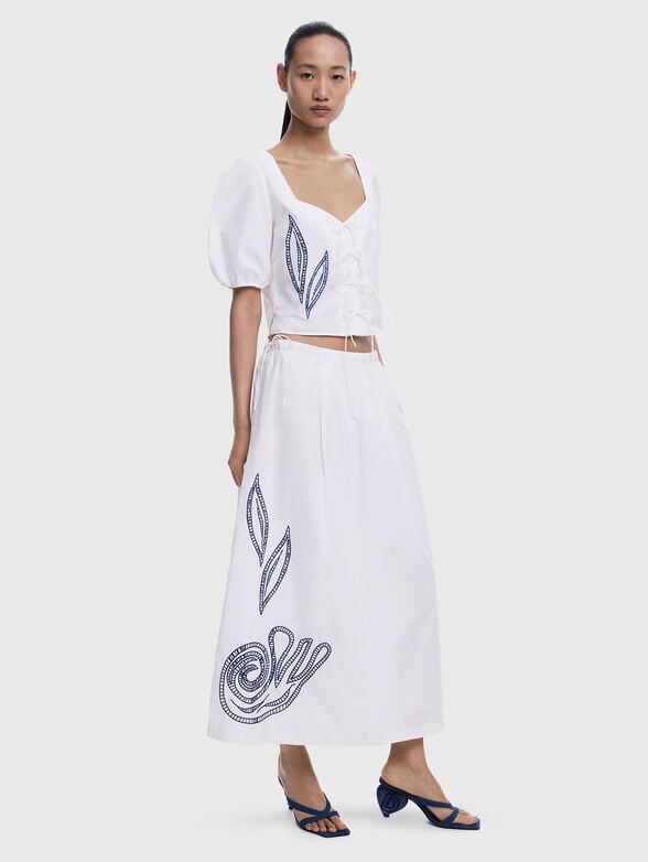 Long sleeved shirt with accent embroidery - 2