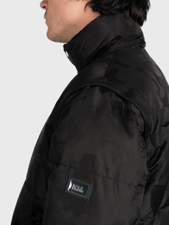Padded jacket with detachable sleeves - 3