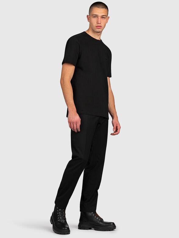 Black pants with chain detail - 4