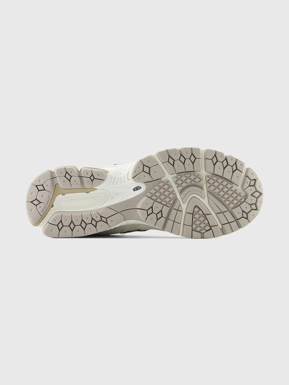 2002R sports shoes with quilted effect - 4